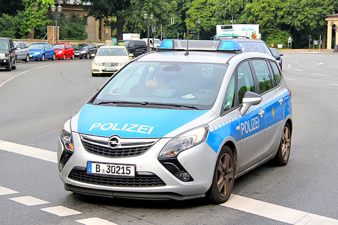 Opel Zafira police car